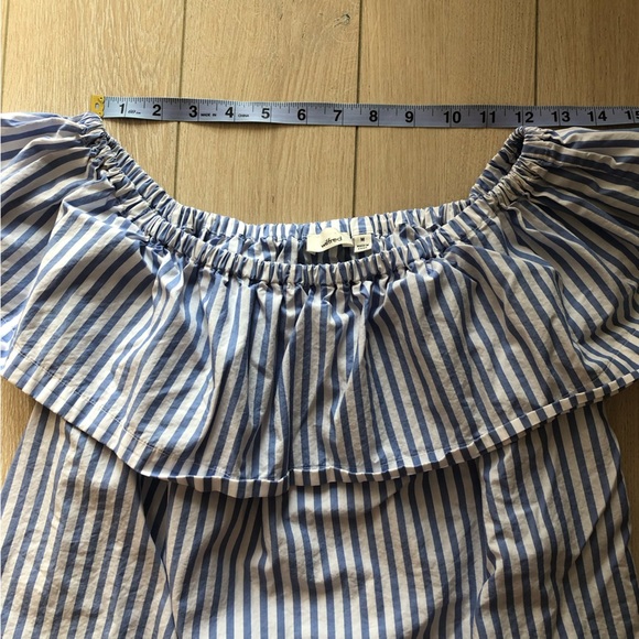Aritzia Wilfred Hollande Striped Off the Shoulder Top Size M - Picture 3 of 9